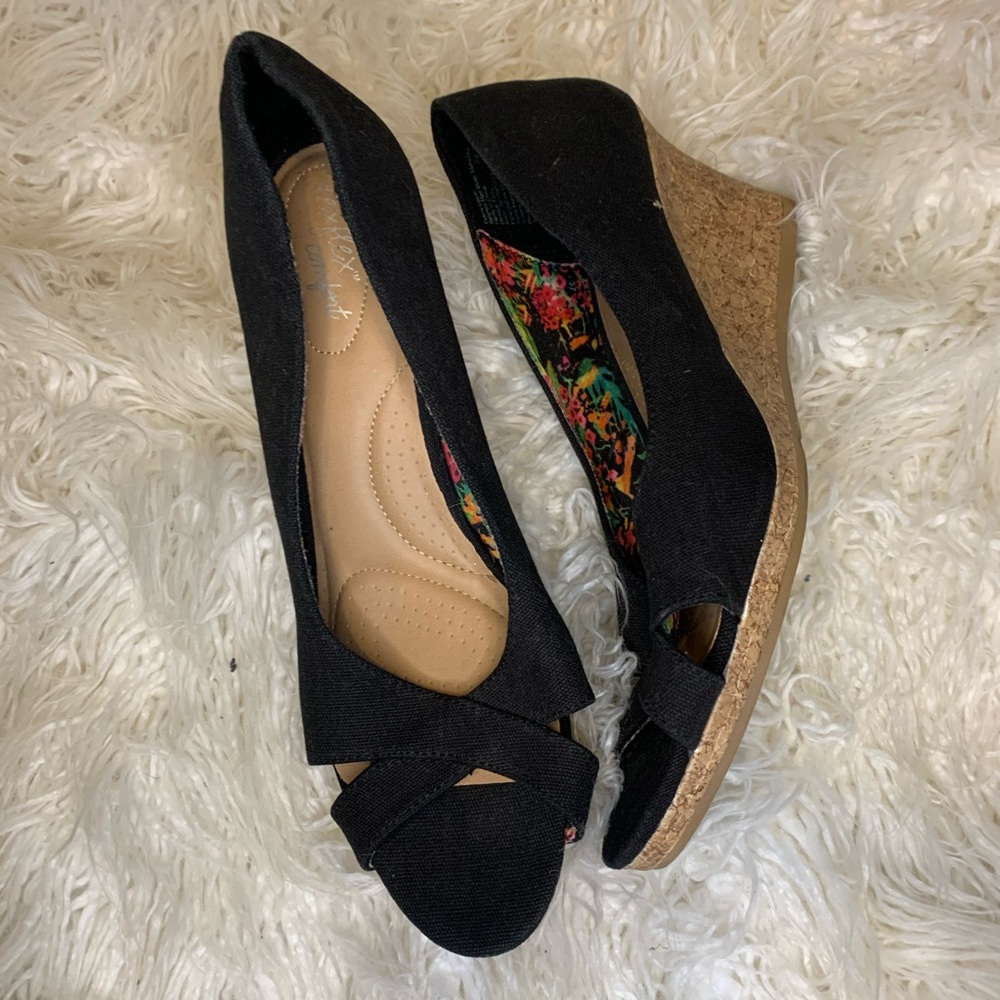 Black Wedges